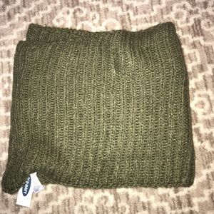NWT. Army green Infinity knit scarf